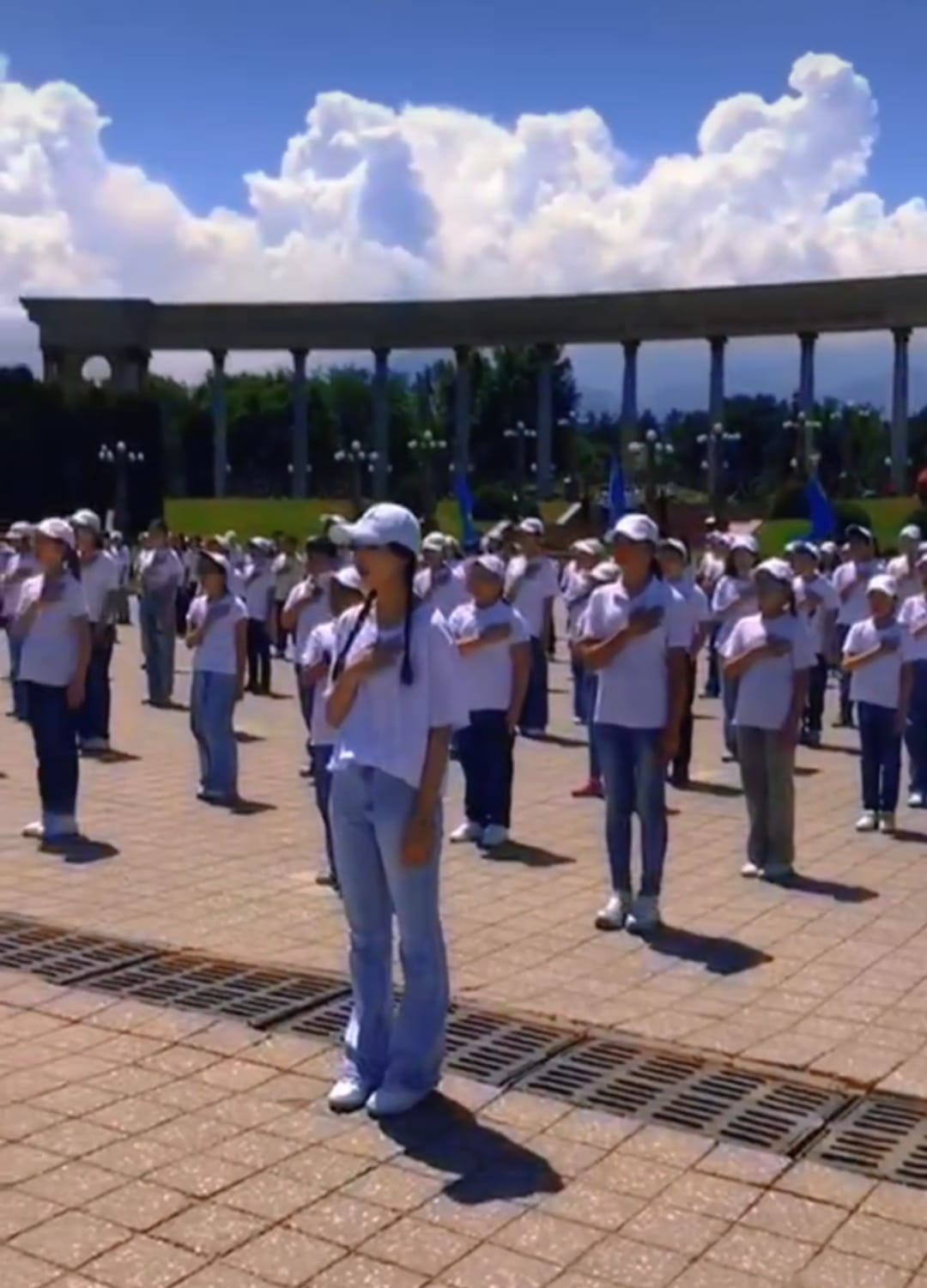 4 маусым-ҚР мемлекеттік рәміздер күні..............4 июня-День государственных символов РК