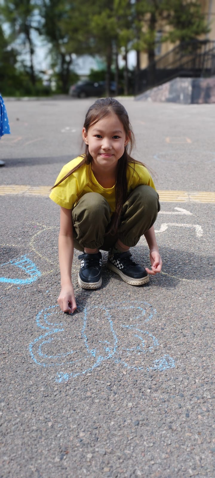 1 маусым-Балаларды қорғау күні..........1 июня-День защиты детей