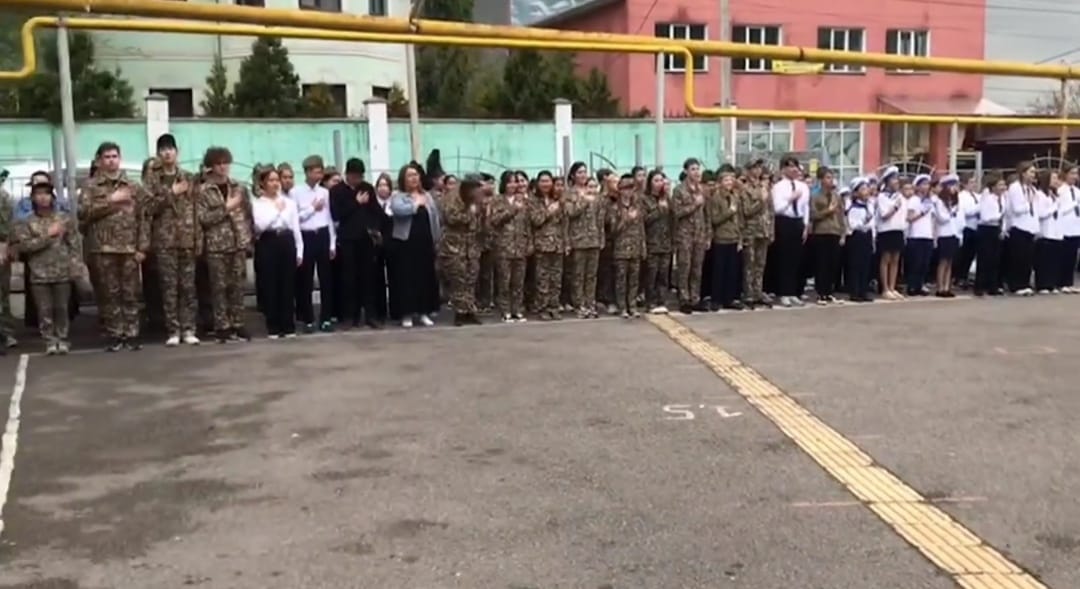 7 мамыр-Отан қорғаушылар күні және Ұлы Жеңіс күні.........7 мая-День защитника отечества и Великая победа