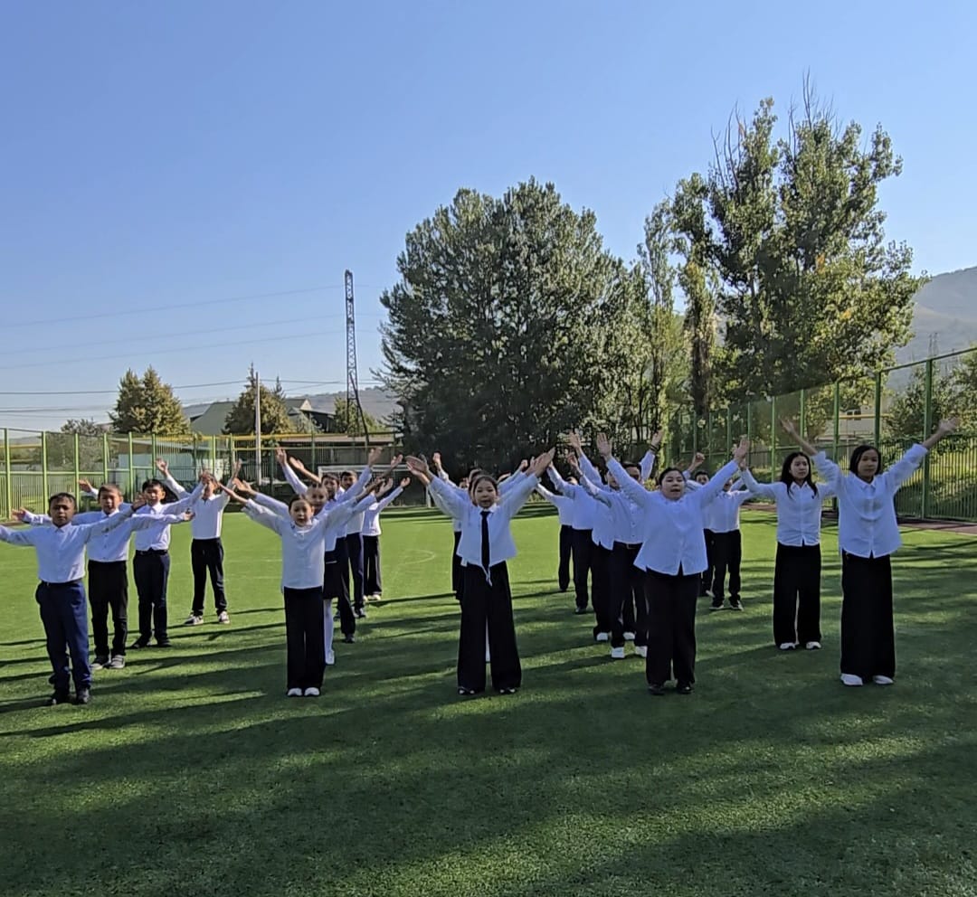 "Біздің мектеп буллингке қарсы" флешмоб..................Флешмоб "Наша школа против буллинга"