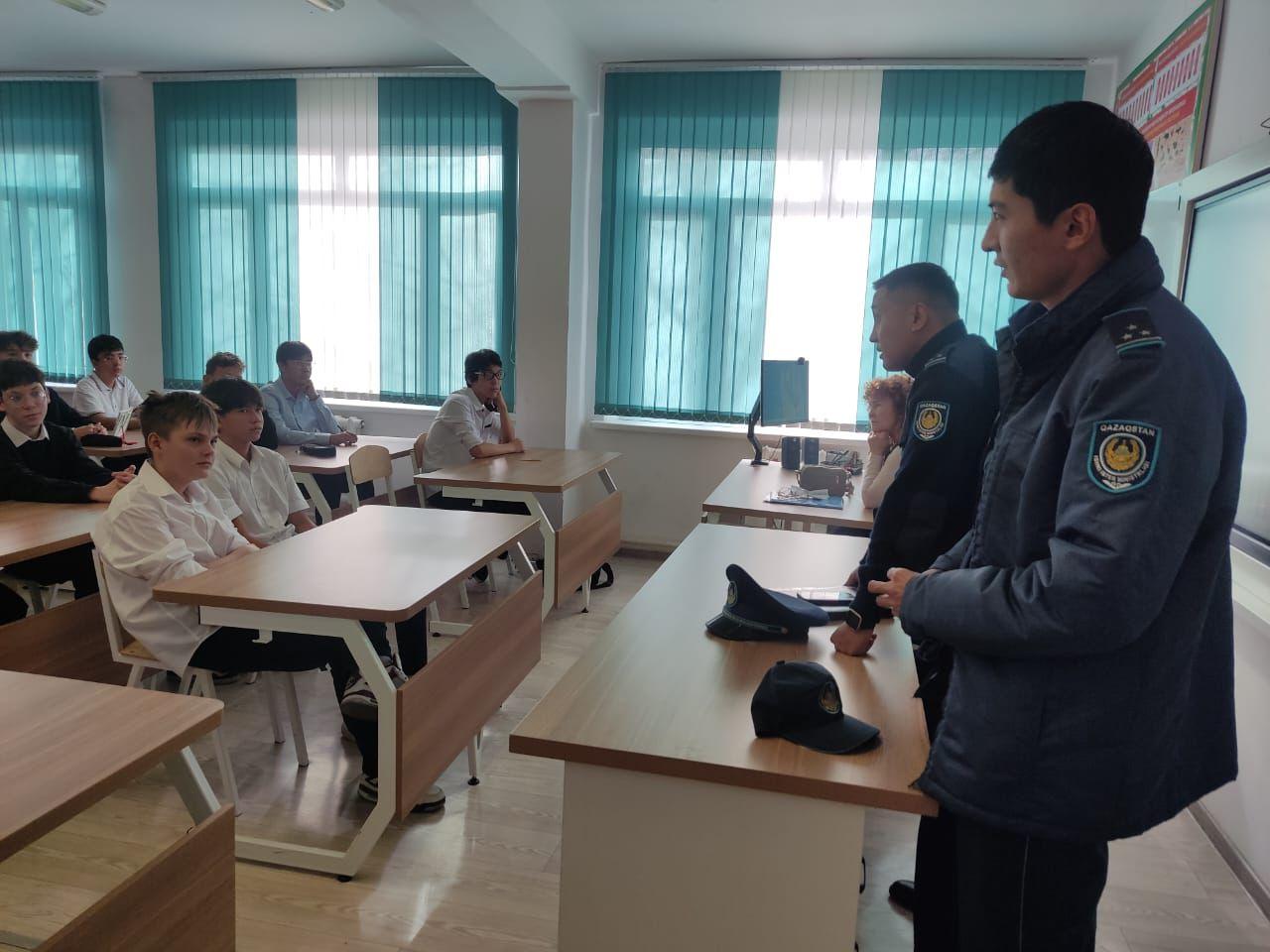 Жедел-криминалистикалық  басқармасының аға лейтенанты Султанбек Нурбекұлы 7,8,9 сынып оқушыларына құқықтық білім беру бойынша лекция өткізді.